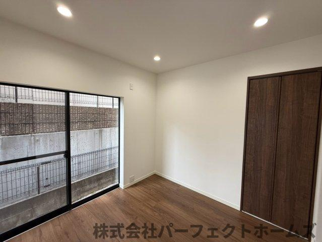 香里ヶ丘4丁目戸建の居間・リビング|使いやすいリビングです