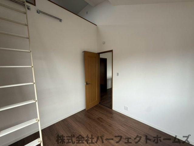 香里ヶ丘4丁目戸建の洋室|ゆったりした洋室です