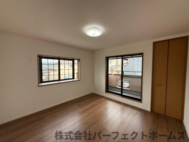 香里ヶ丘4丁目戸建の洋室|きれいな洋室です