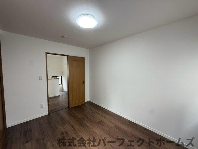 香里ヶ丘4丁目戸建の洋室|洋室です