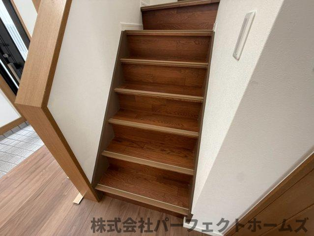 香里ヶ丘4丁目戸建の内装|おしゃれな内装です