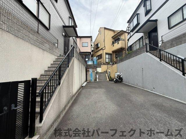 香里ヶ丘4丁目戸建の駐車場|駐車場があります