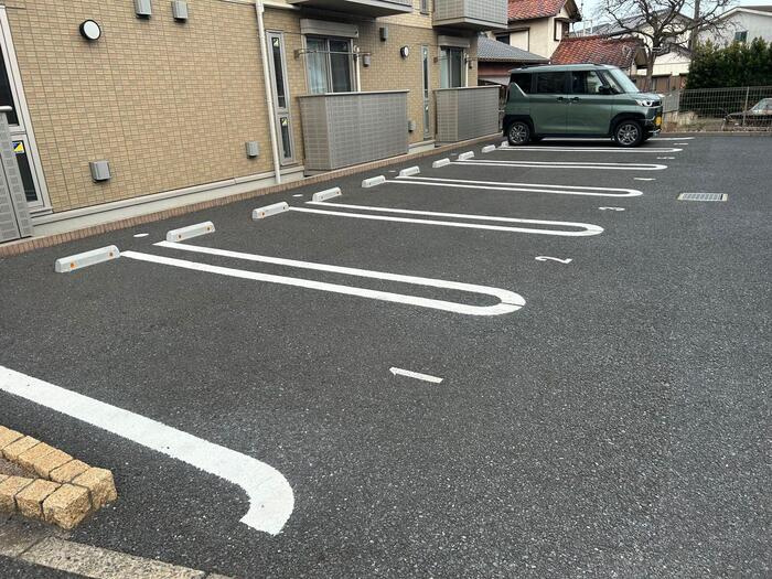 アイエム中川の駐車場