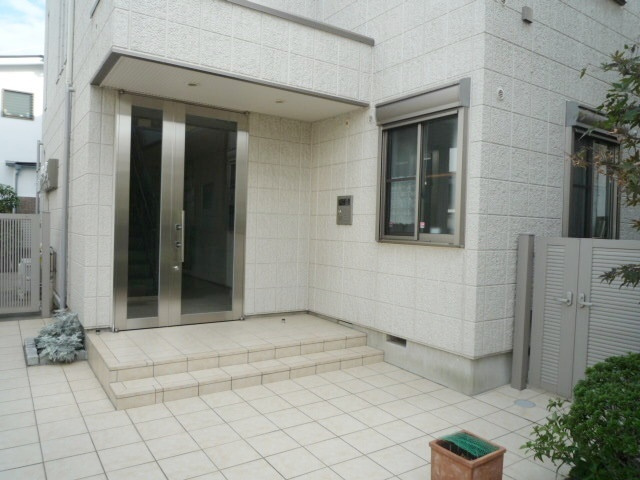Ｅｎｓｏｌｅｉｌｌｅｅのエントランス