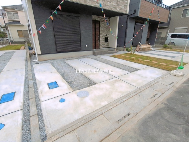 越谷市大字大泊 新築分譲住宅 全3棟 2号棟の駐車場