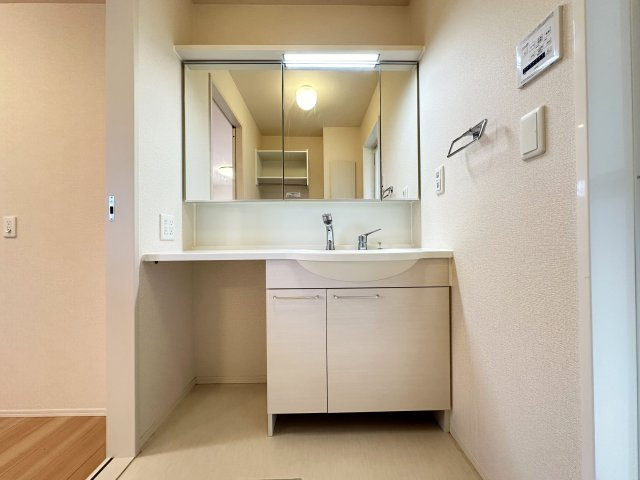 シャルムＡＺＯＮＯの独立洗面台