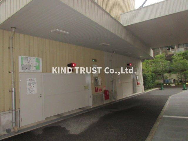アデニウムタワー梅田のロビー|ゆとりのあるロビーです