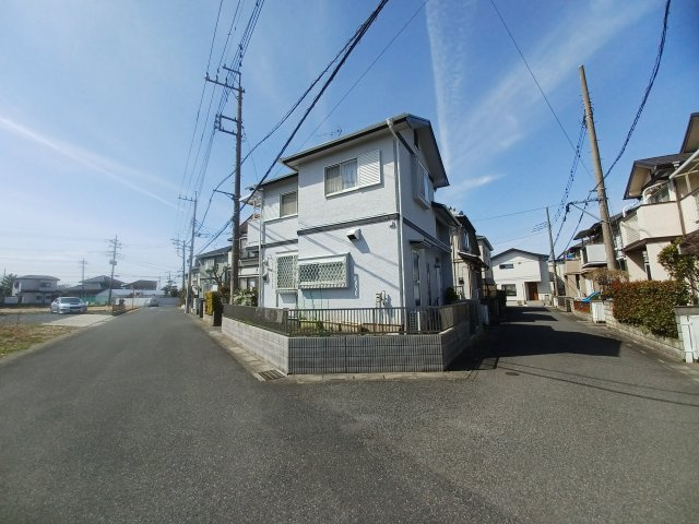岩槻区南平野中古戸建の前面道路含む現地写真