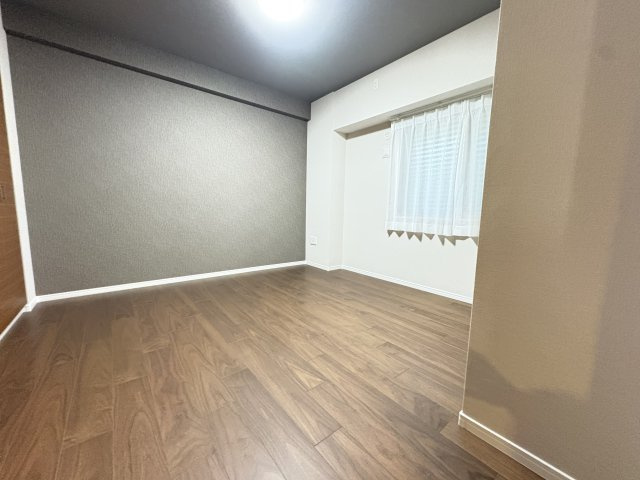 ハピアス西神南の洋室