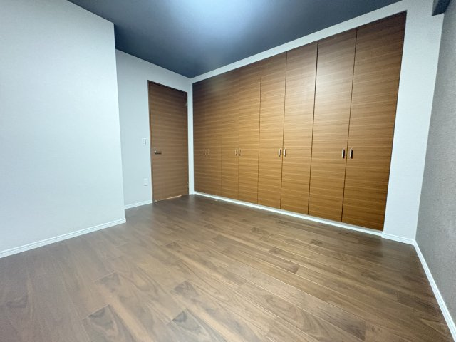 ハピアス西神南の洋室