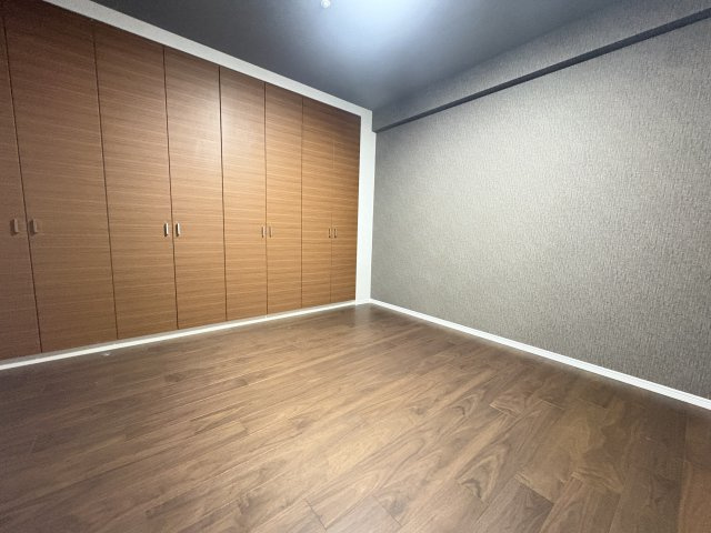 ハピアス西神南の洋室