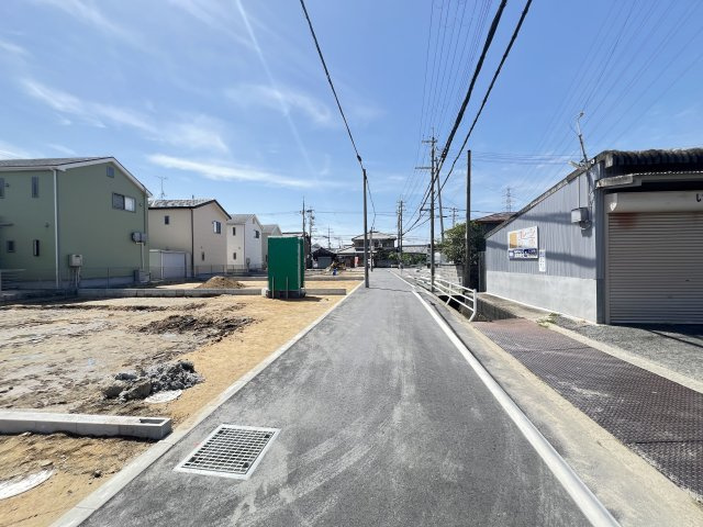 大和高田市市場5期　の前面道路含む現地写真