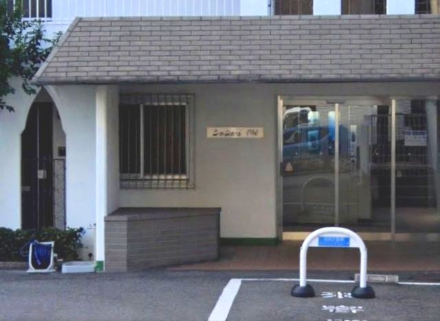 シャンボール芦屋の外観|エントランスや駐車場・駐輪場が近い　1階部分です。
