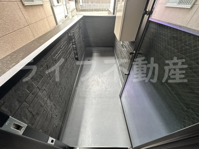 Louis Apartment長瀬ノールのバルコニー