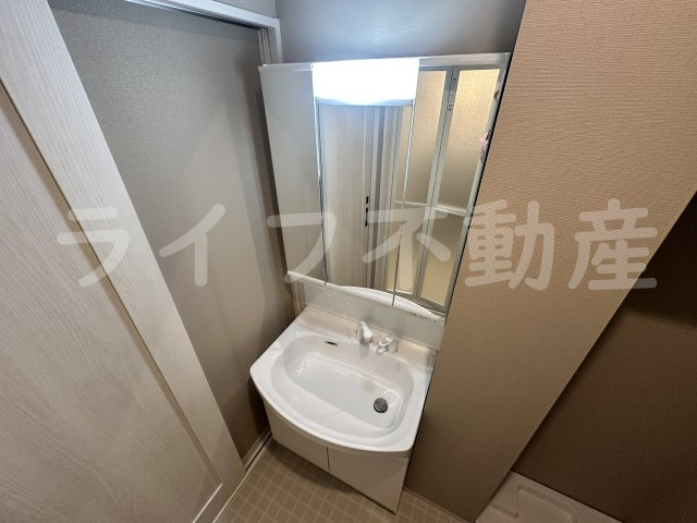 Louis Apartment長瀬ノールの独立洗面台