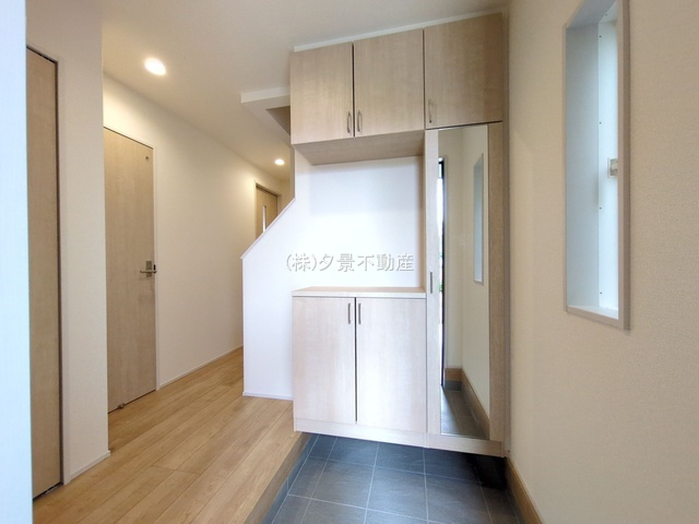 《仲介手数料無料》上尾市本町５丁目5-17新築一戸建てブルーミングガーデンの玄関