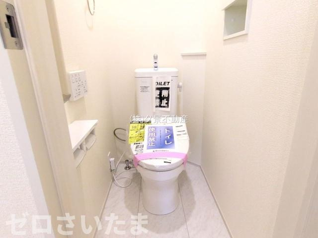 《仲介手数料無料》上尾市本町５丁目5-17新築一戸建てブルーミングガーデンのトイレ