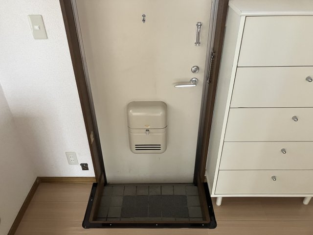 ヤマダハイツの玄関|参考写真