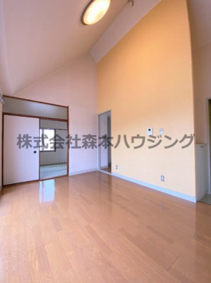 【居間・リビング】 | 　UEDAビル | 使いやすい居間です