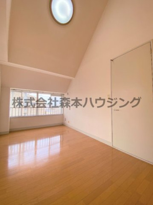 【洋室】 | 　UEDAビル | 使い勝手のいい洋室です