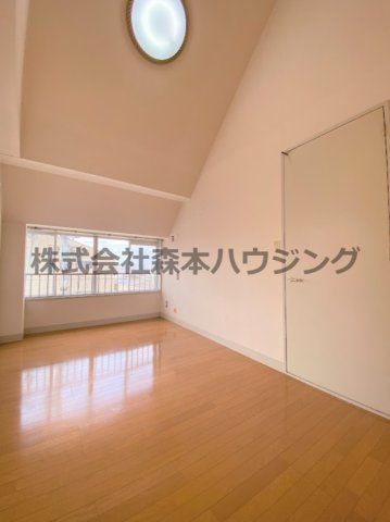 【洋室】 | 　UEDAビル | 使い勝手のいい洋室です