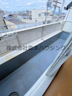 【バルコニー】 | 　UEDAビル | 広々とした西向きメインバルコニーです
