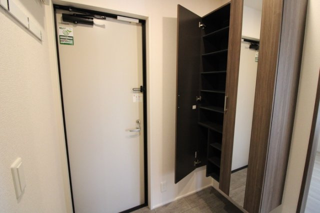 カトルカールⅡの玄関|※同タイプの部屋写真です