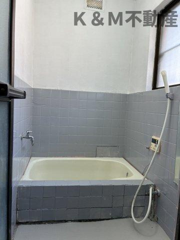 酒井根6丁目戸建の浴室|コンパクトで使いやすいお風呂です