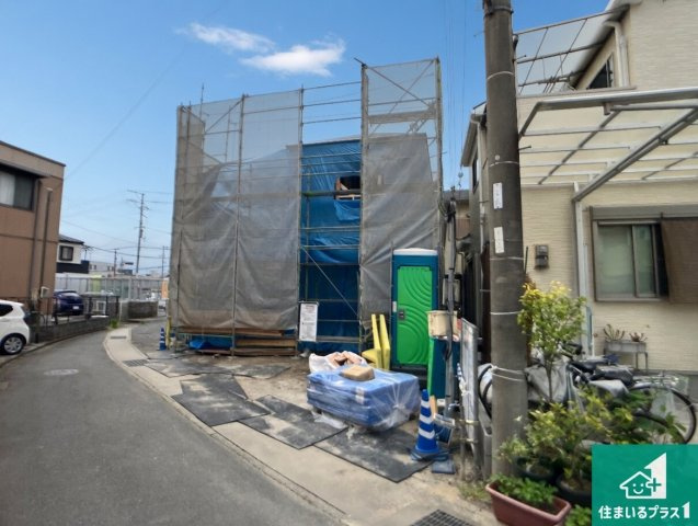 加古川市加古川町　第21期　新築一戸建ての前面道路含む現地写真|周辺は落ち着いた街並みの住宅地！子育てがしやすい住環境です！まだ未完成ですが、現地でしかわからない事もございます。是非一度ご覧ください。