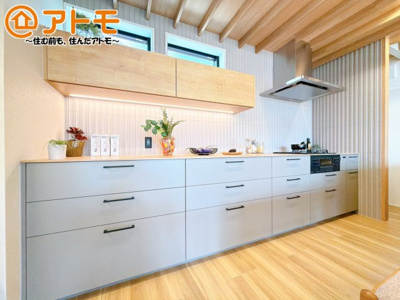 【キッチン】 | 沼津市寿町Ⅱ　新築一戸建て　全1棟 | 設備充実♪お手入れらくらく♪収納豊富♪使い勝手の良いキッチンです！