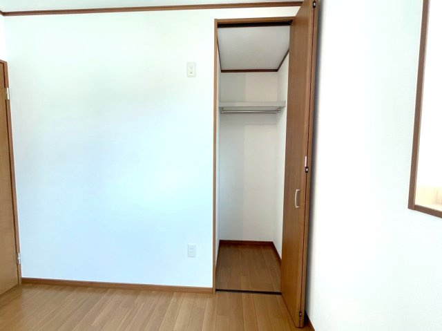 ◆リフォーム済◆椥辻駅徒歩１０分◆駐車３台可能◆角地◆スーパー徒歩５分◆山科区勧修寺東栗栖野町の収納|洋室　クローゼット
