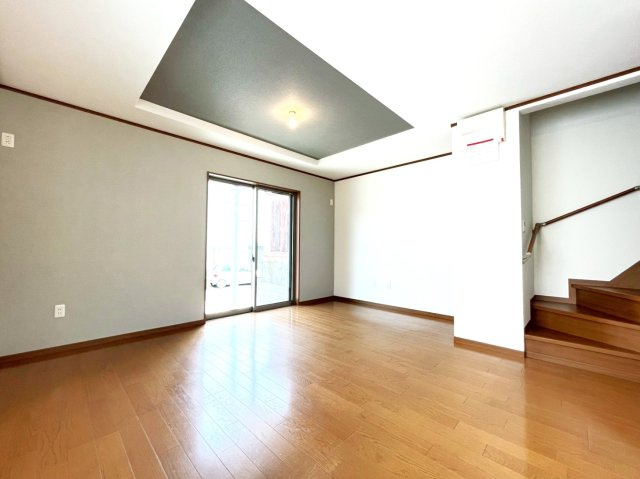 ◆リフォーム済◆椥辻駅徒歩１０分◆駐車３台可能◆角地◆スーパー徒歩５分◆山科区勧修寺東栗栖野町の居間・リビング|リビング