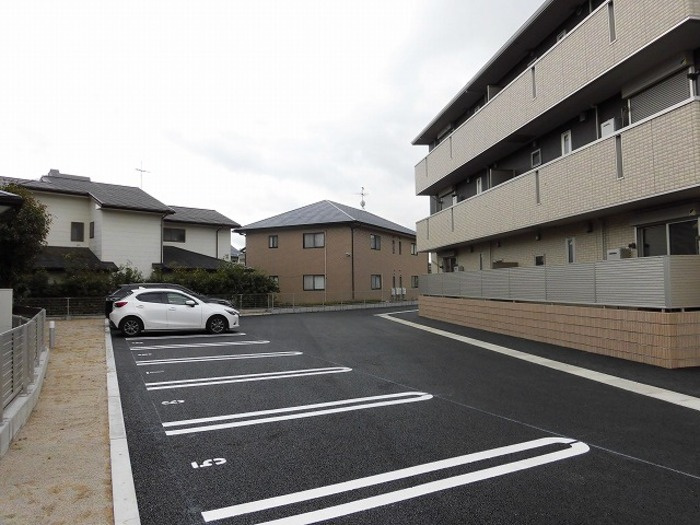 D-ROOM飛田の駐車場