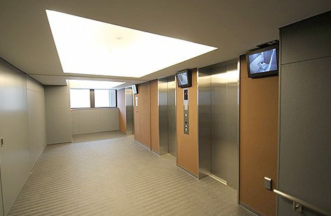 ライオンズタワー柏のロビー