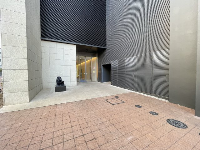 ライオンズタワー柏のエントランス