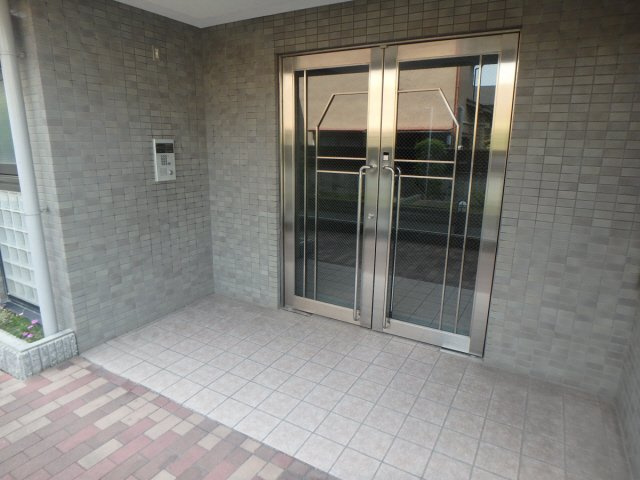 【エントランス】 | Ｆｉｇ　Ｔｒｅｅ２号館 | エントランス