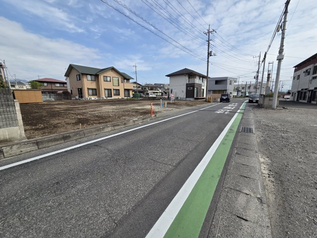 売地　高崎市足門町　1号地の前面道路含む現地写真