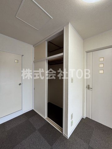 【収納】 | 多摩川レジデンス | 洋室6.5帖②　クローゼット