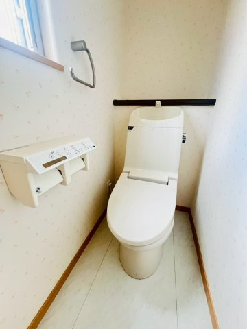 大蔵中町貸戸建1のトイレ