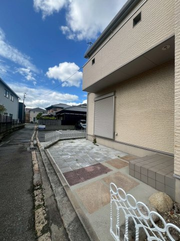 大蔵中町貸戸建1の駐車場