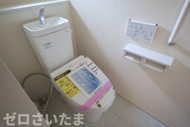 《仲介手数料無料》見沼区東大宮３丁目8-44新築一戸建てブルーミングガーデンのトイレ