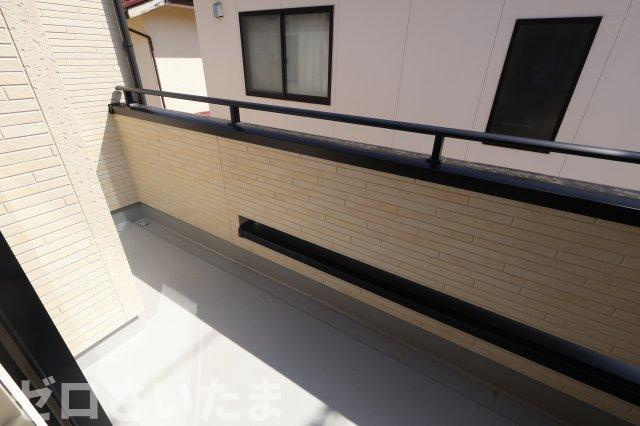 《仲介手数料無料》見沼区東大宮３丁目8-44新築一戸建てブルーミングガーデンのバルコニー