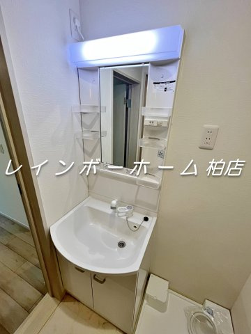 特典：仲介手数料が無料です!!の洗面所|広い洗面スペース