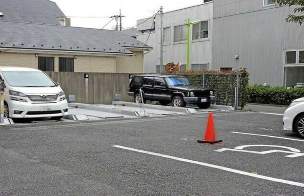 グリーンテラス世田谷　南向き　ウォークインクローゼット　オートロックの駐車場