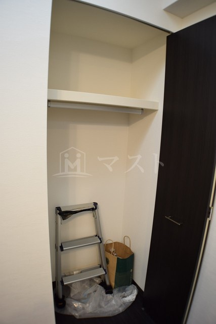 大阪市中央区平野町１丁目の賃貸マンションの収納