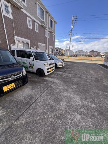 チェスナットハートⅠの駐車場
