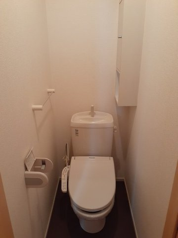 【トイレ】 | ブライト・ヒルサイトＢ | 清潔感のあるトイレです