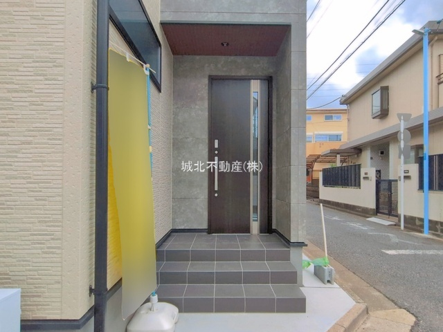 杉並区宮前1丁目 全4棟 1号棟の玄関