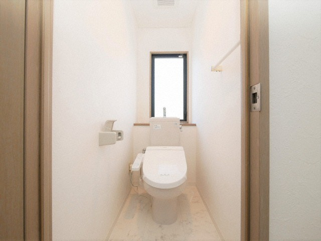 大阪市浪速区日本橋西２丁目の賃貸マンションのトイレ