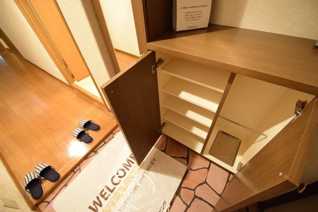 グレースコート法典の玄関|シューズボックスあります。